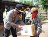 Blusukan Salurkan Sembako, Kapolres Situbondo Ajak Masyarakat Patuh Protokol Kesehatan