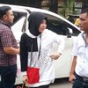 Berkerudung Hitam, Via Vallen Datangi Polda Jatim