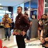 Wali Kota Probolinggo Lepas Sarung dan Kopiah